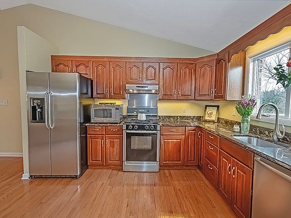 3rd image of 3279 Fawnway Dr