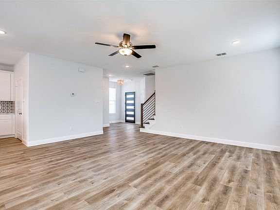 5th image of 3105 Chihuahua St