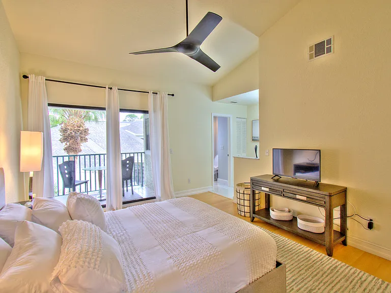 60 Emerald Woods Dr #B7 — Photo 8