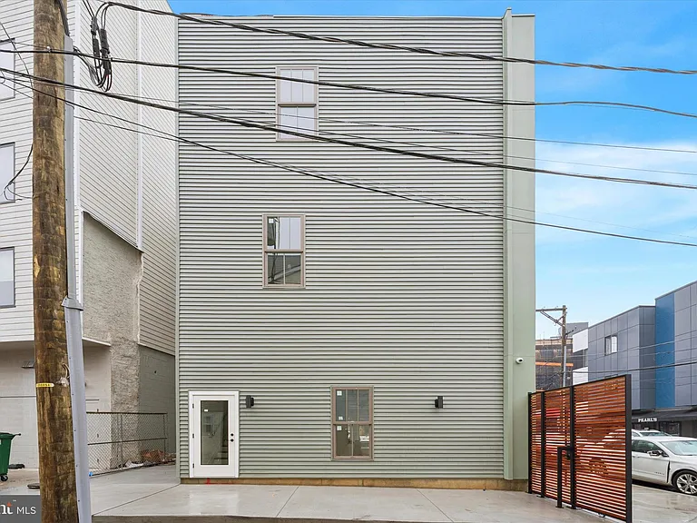 1500 Frankford Ave #302 — Photo 2