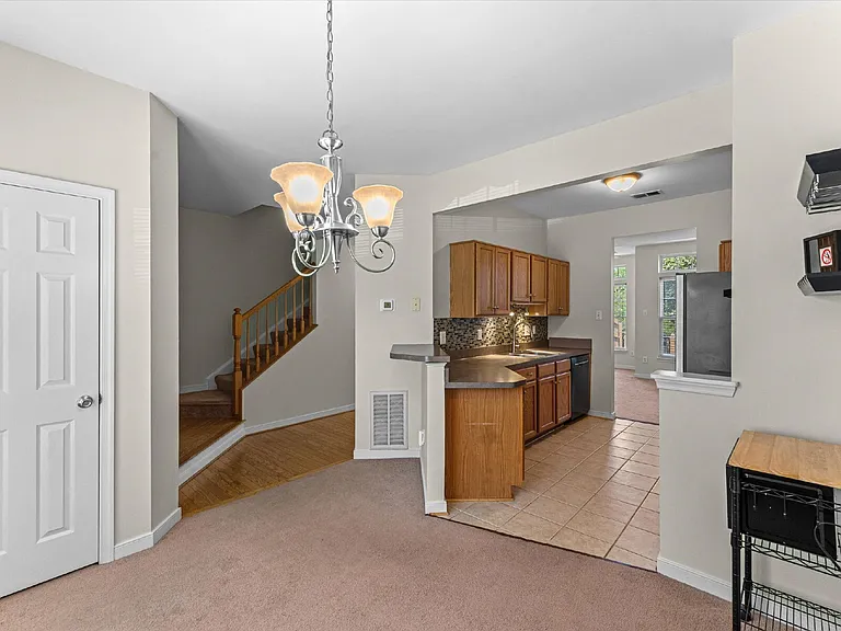 7813 Villa Pl — Photo 8