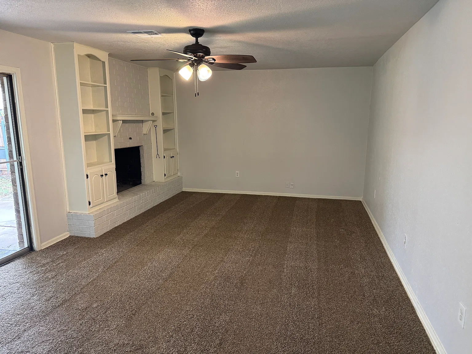 604 Kings Manor — Photo 4