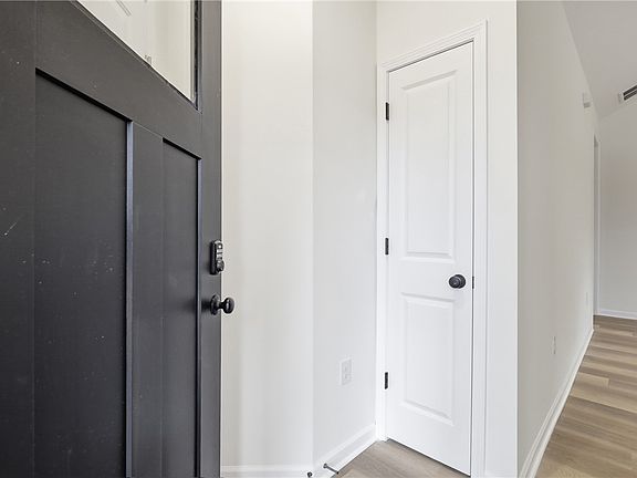 5th image of 209 Poplar Ln