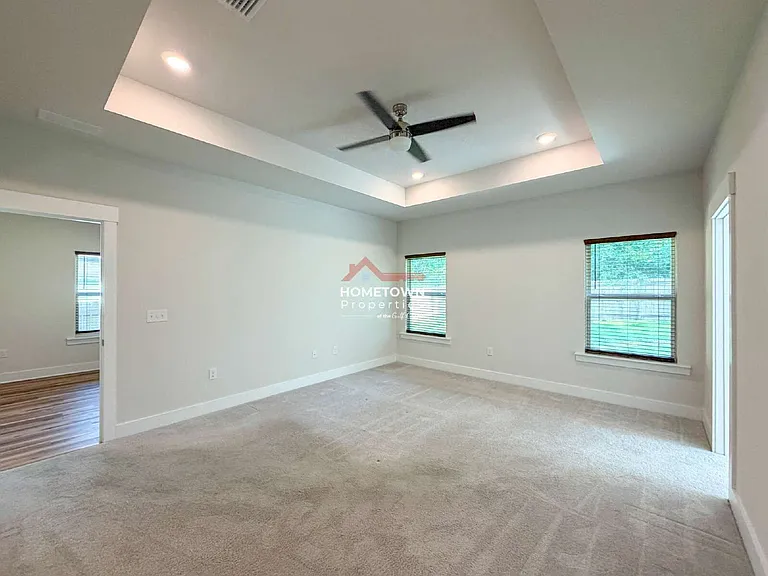 220 Camellia Dr — Photo 16