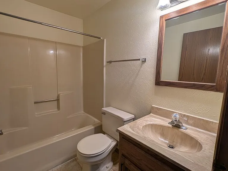 Pheasant Run Apartments — Photo 12