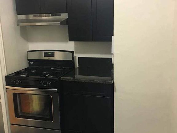 5th image of 250 Hawthorne St APT 2G