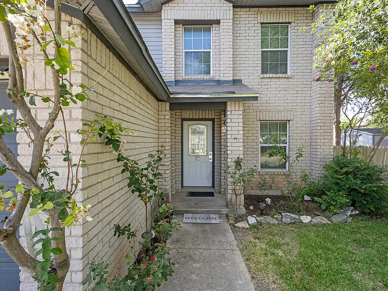 372 Copper Hill Dr — Photo 3