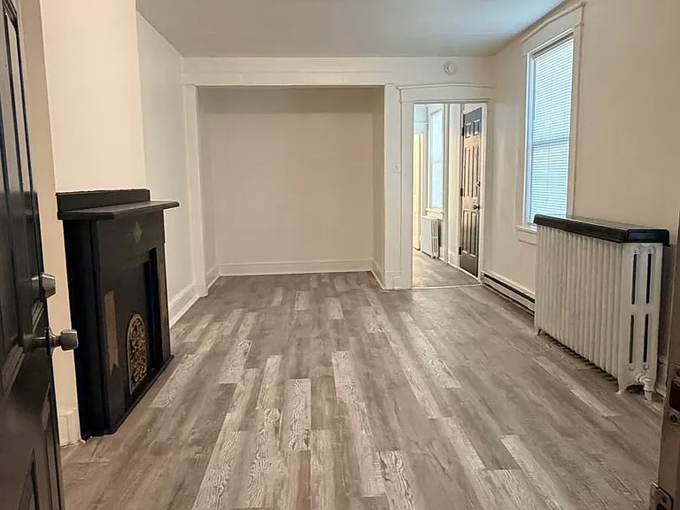 142 S Prince St — Photo 3