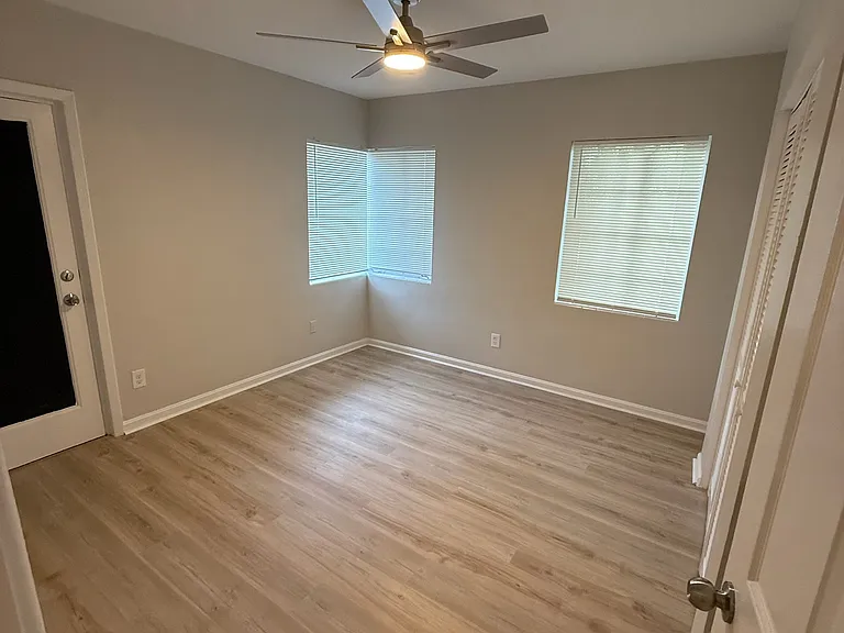 627 Shady Lane Dr — Photo 6