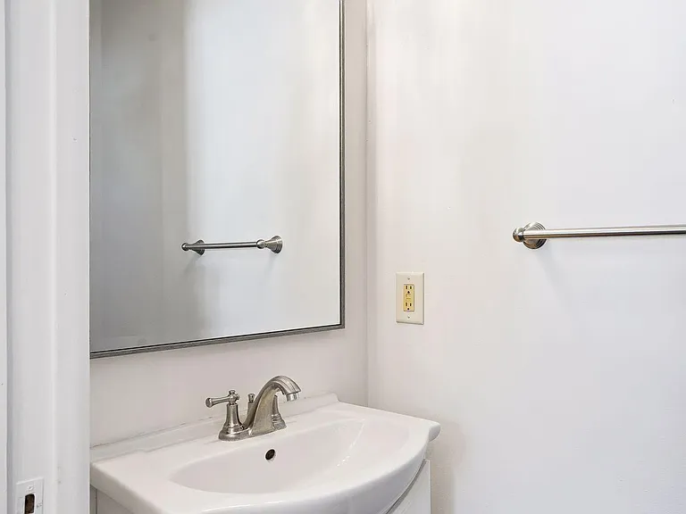 3956 Vera Cruz Ave N — Photo 16