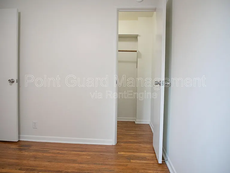 4916 California St — Photo 16