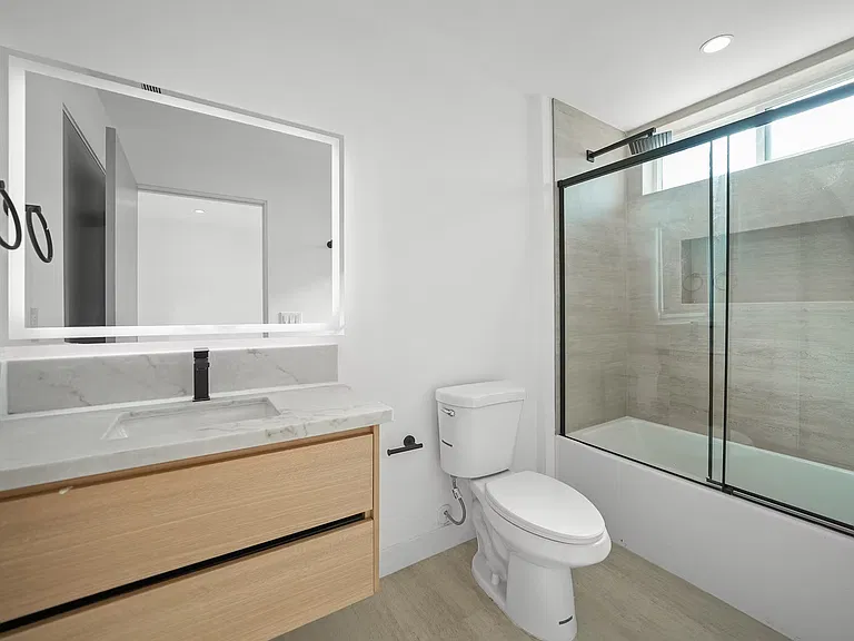13694 Erwin St #2 — Photo 34