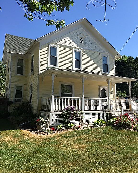2nd image of 409 2nd St