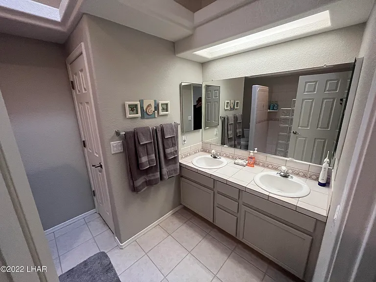 2570 Glengarry Dr — Photo 11