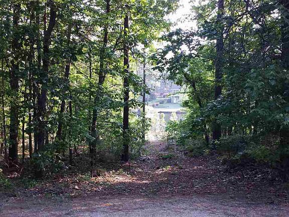 5th image of 133 Andrews Dr