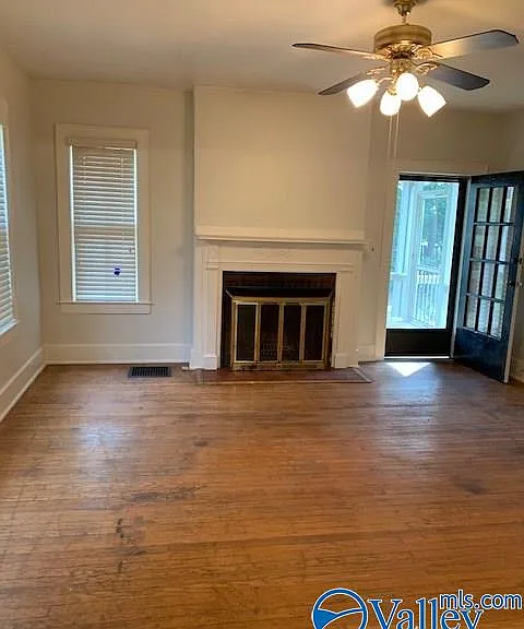 608 California St SE — Photo 4