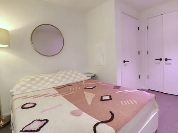 1425 Hudson Street image 10 of 20