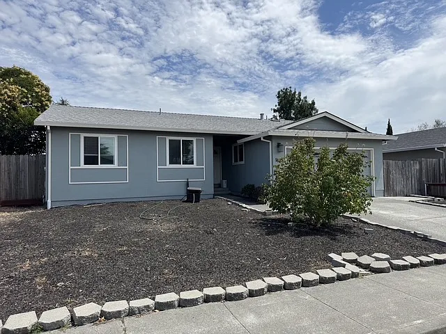 1448 Pleasant St — Photo 33