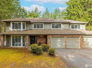 5746 NW Londonderry Loop, Bremerton, WA