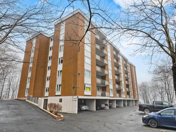 26 Brookdale Cres #304, Halifax, NS B3A 2R5