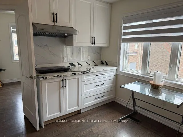 337 William Forster Rd E — Photo 9