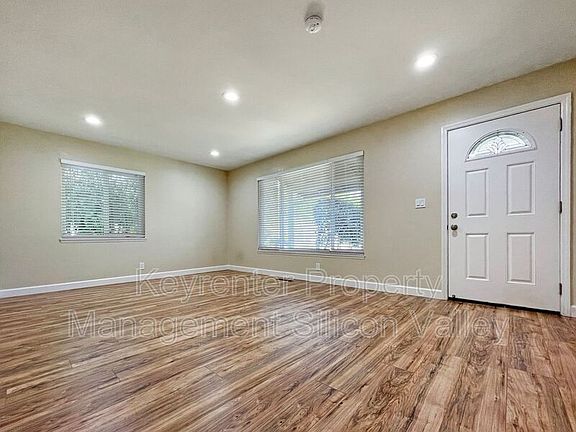 2nd image of 4949 Union Ave