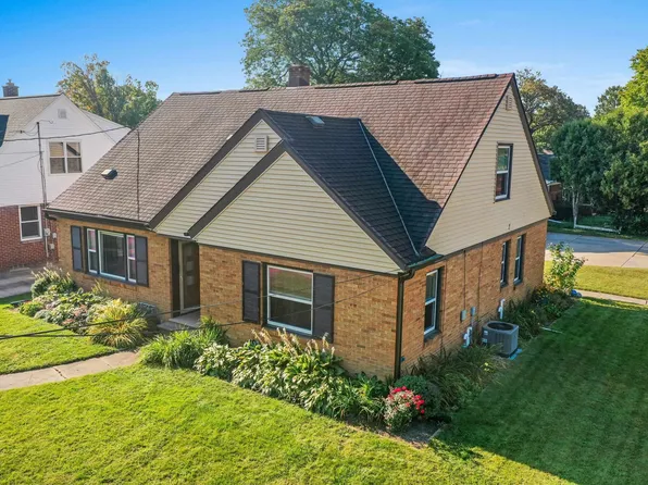 1309 Elmore St, Green Bay, WI 54303
