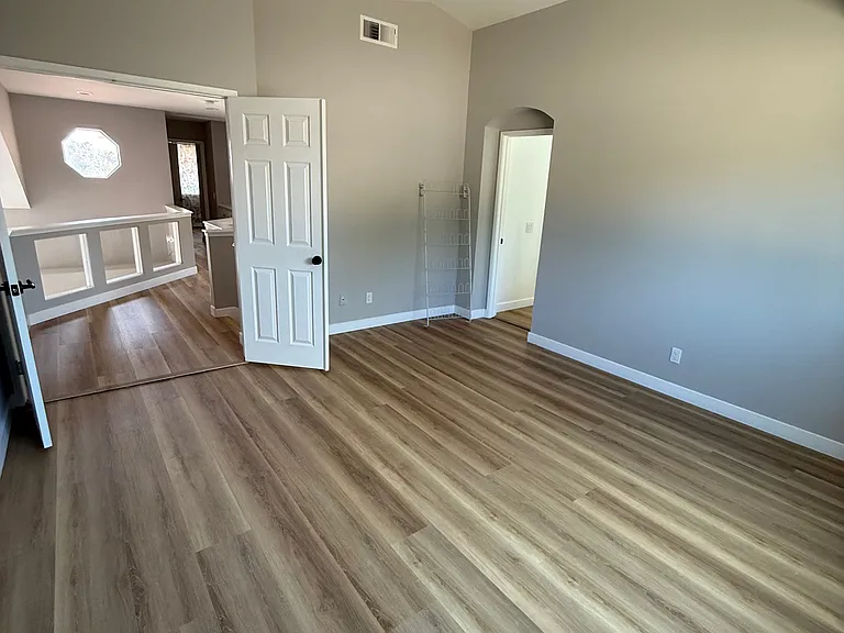 711 Canterbury Cir — Photo 23