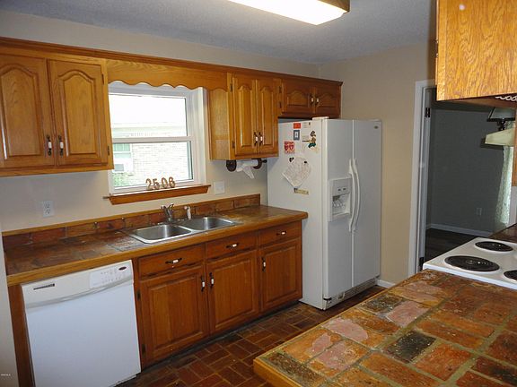3rd image of 2506 Gatewood Cir