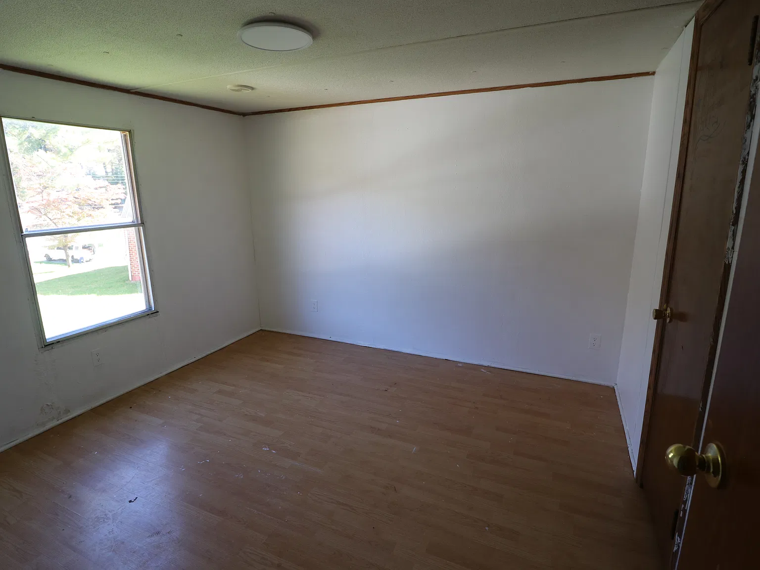 3 bed, 1391 sqft, $850 — Photo 2