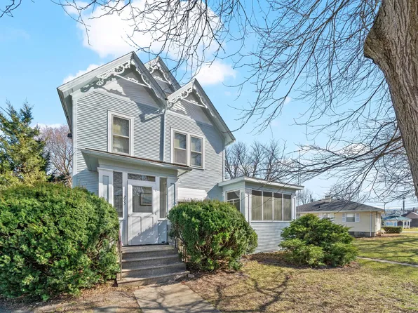 275 N Main St, Leland, IL 60531