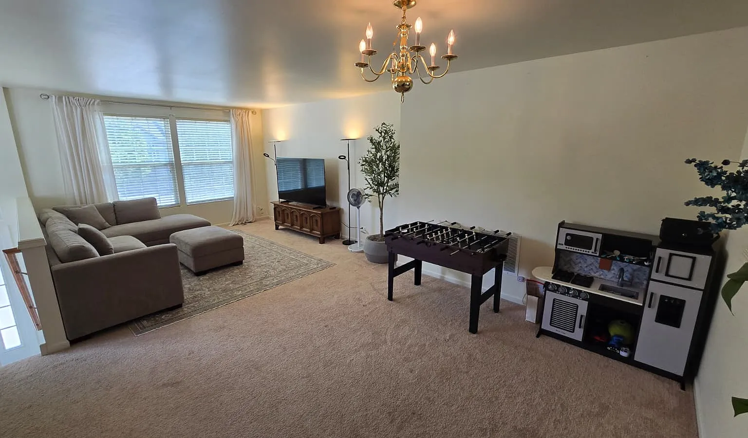 3 bed, 2.5 bath, 2019 sqft, $2,700 — Photo 3