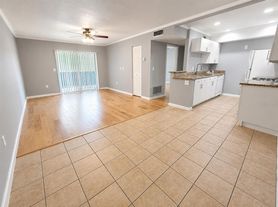 940 Lake Destiny Rd, Altamonte Springs, FL
