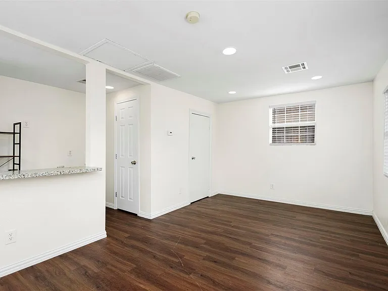5022 Lindsay St — Photo 17