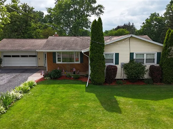 58 Fayette St, Waterloo, NY 13165