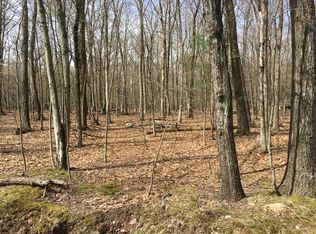 Lake Dr, Henryville, PA 18332