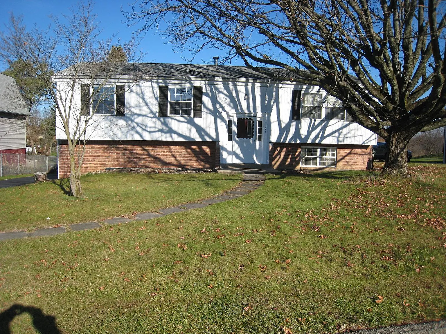 103 Elgin Dr photo 1