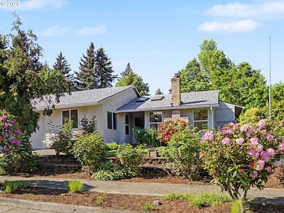 15893 NE Holladay St, Portland, OR, 97230