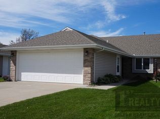 1412 Vintage Hill Dr, Wayne, NE 68787