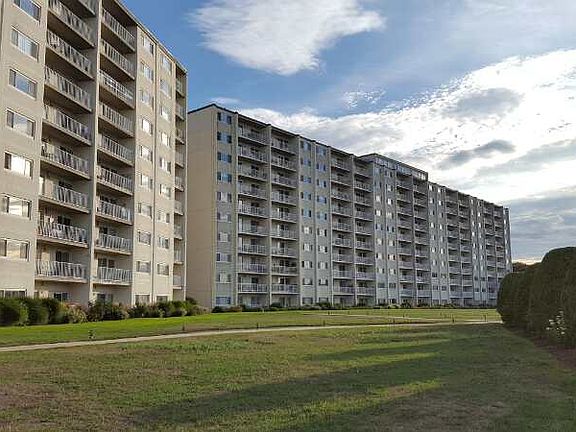 2nd image of 100 Cove Way Unit 401