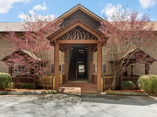 74 Hampton Glen Lane #D, Sapphire, NC 28774