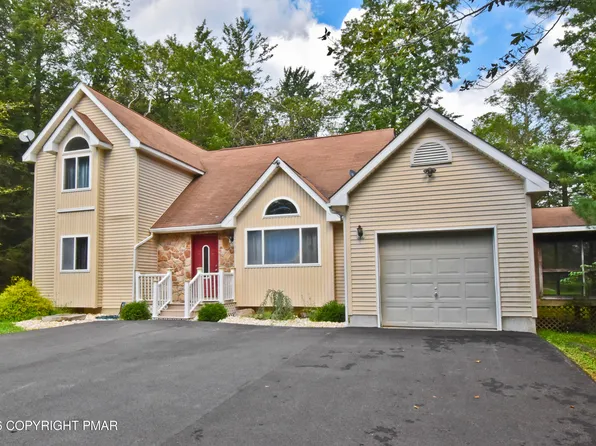 614 Washington Pl, Tobyhanna, PA 18466