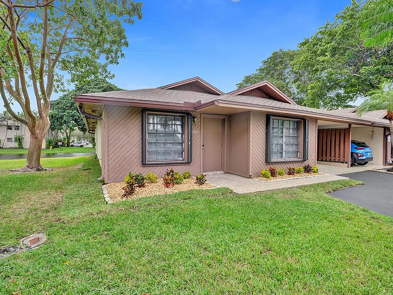 3747 E Valley Green Dr — Photo 38