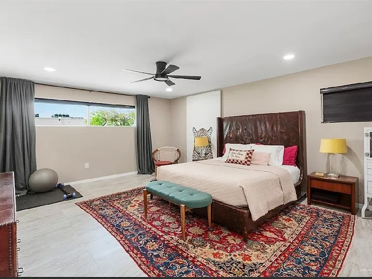 1214 S 13th Ave — Photo 11