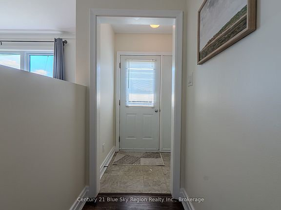 2nd image of 918 Copeland St