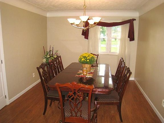 5th image of 2428 Apricot Dr