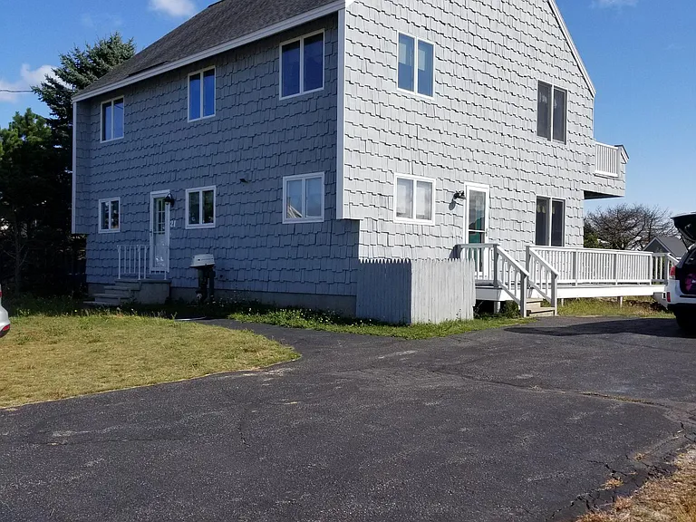 21 Driftwood Ln — Photo 2