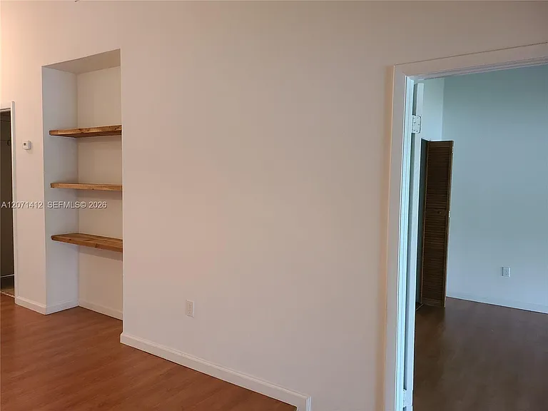 10520 Buttonwood Ave #10520 — Photo 8