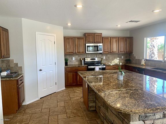 3rd image of 28013 N Sandstone Way