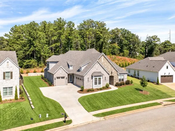 772 Summerlin Dr, Auburn, AL 36830